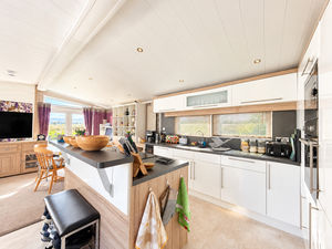 Kitchen- click for photo gallery